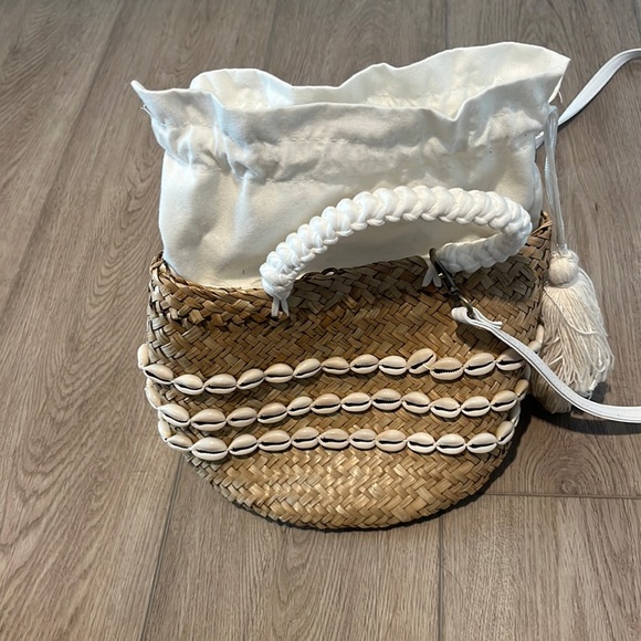 Beachy Boho purse NWT from crown vintage - Picture 2 of 8